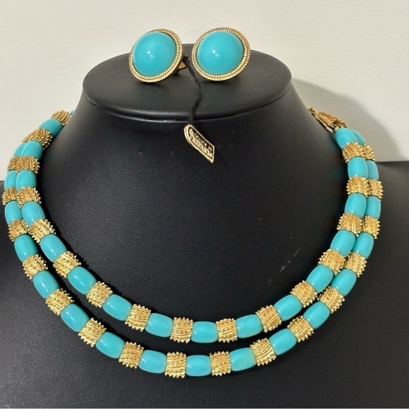 Trifari New with tags Vintage 2 pc set - Picture 11 of 12